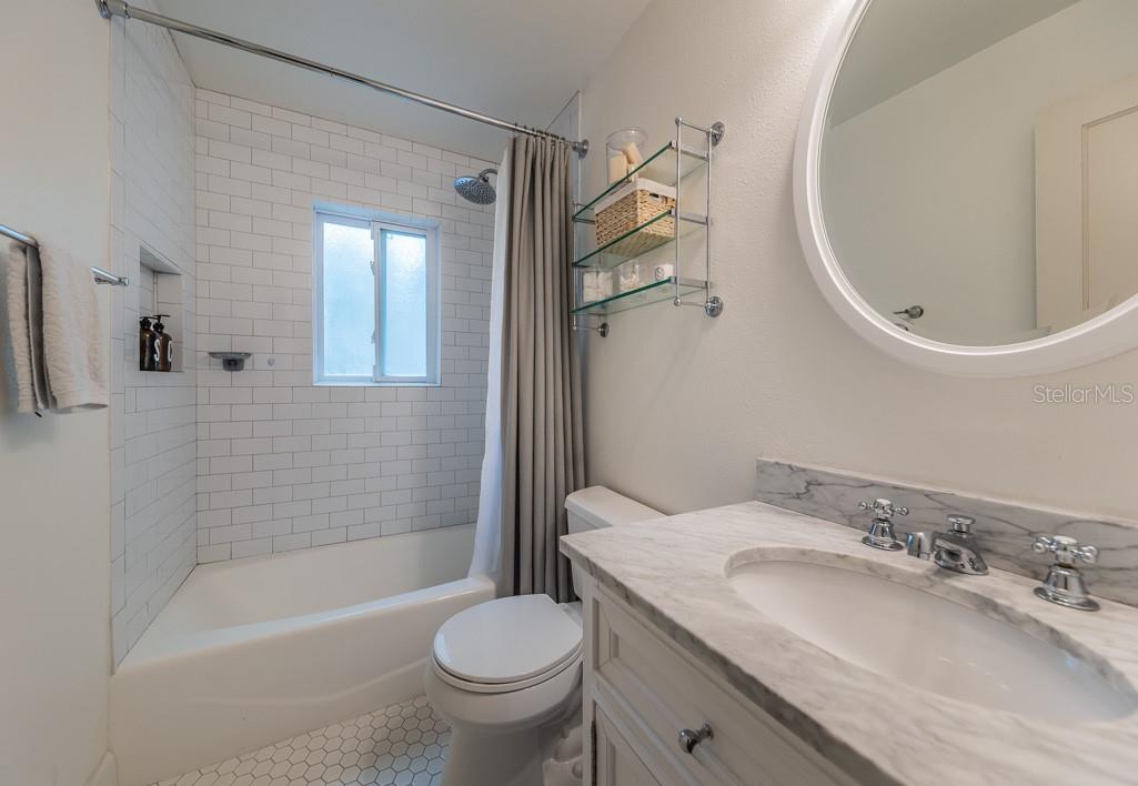 OLD KENTUCKY - Residential Lease