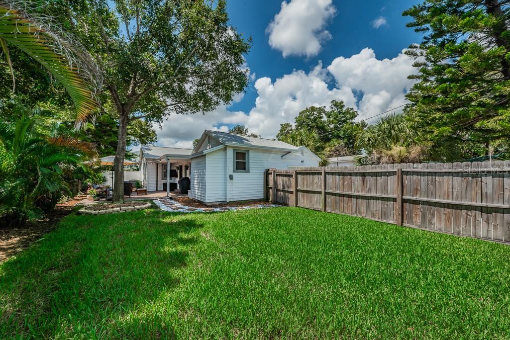 OLD KENTUCKY - Residential Lease