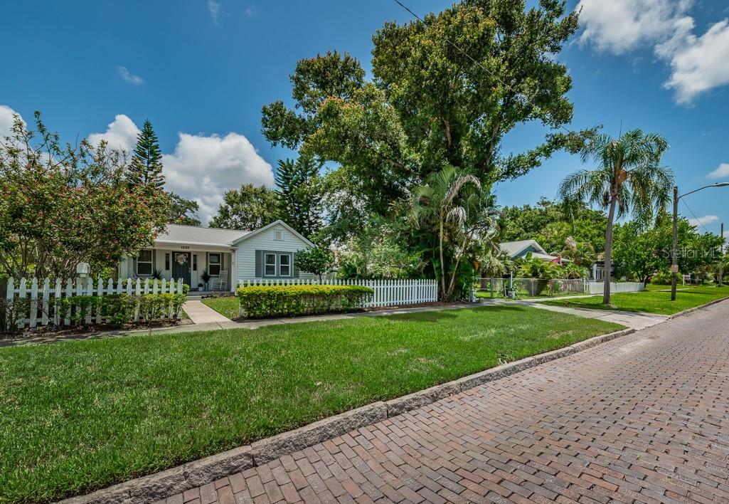 OLD KENTUCKY - Residential Lease