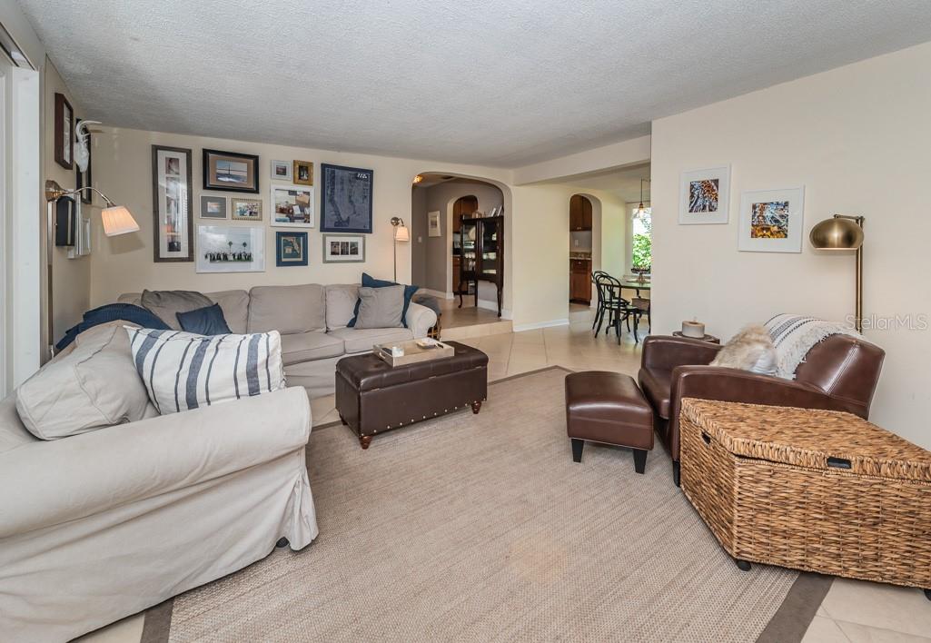 OLD KENTUCKY - Residential Lease