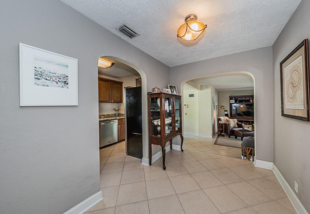 OLD KENTUCKY - Residential Lease