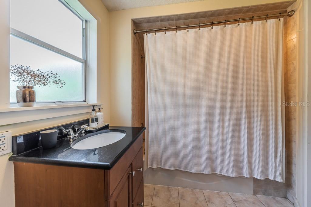 OLD KENTUCKY - Residential Lease