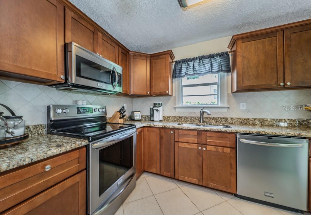 OLD KENTUCKY - Residential Lease