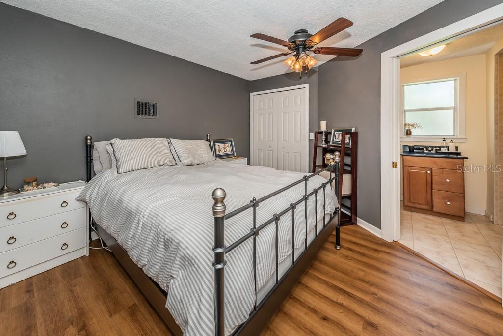 OLD KENTUCKY - Residential Lease