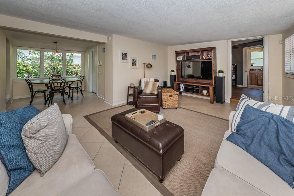 OLD KENTUCKY - Residential Lease