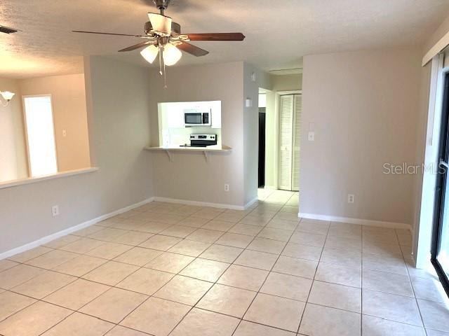 COUNTRY PLACE UNIT 03 B - Residential Lease