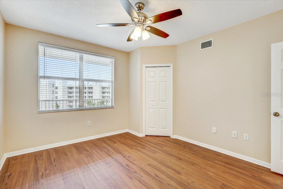 COUNTRY CLUB CONDO AT EAST BAY - Residential