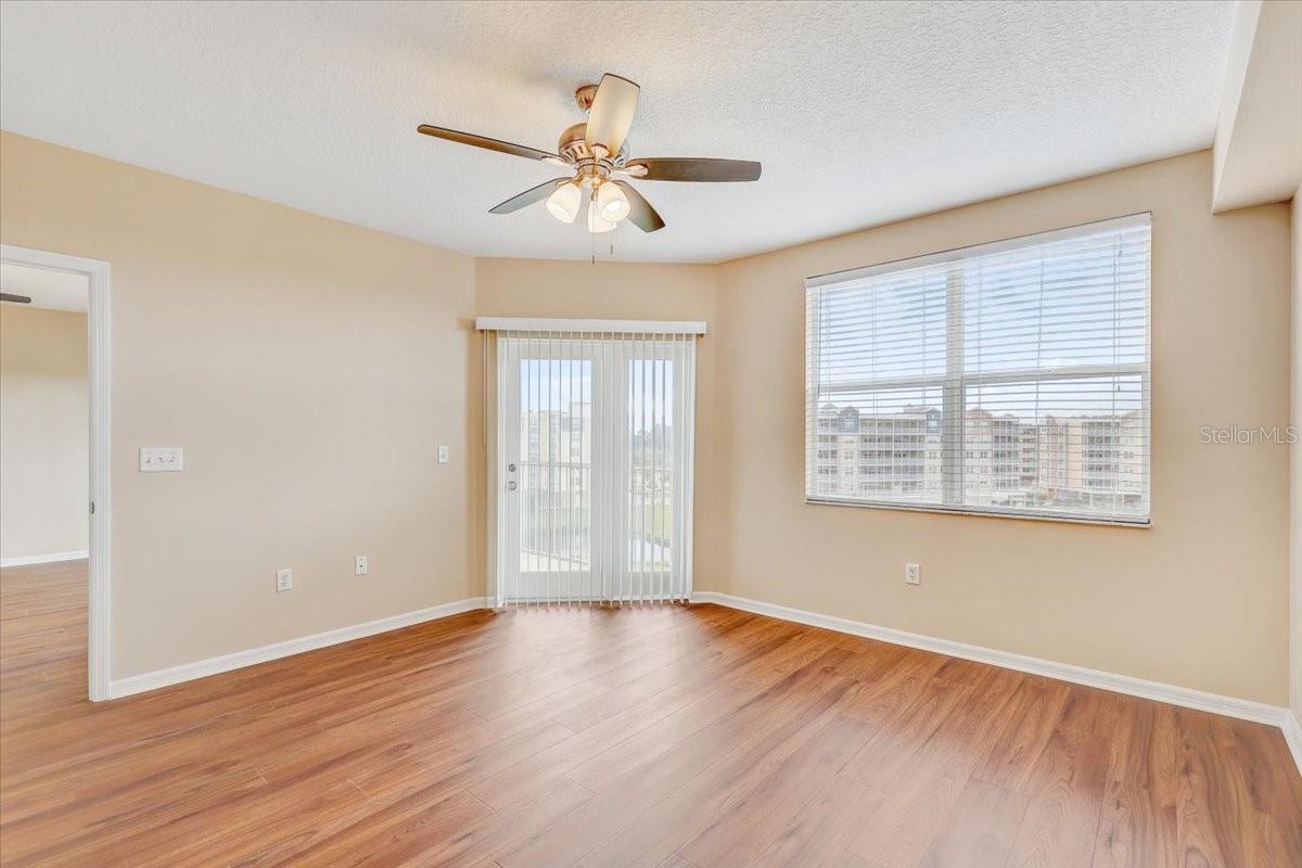 COUNTRY CLUB CONDO AT EAST BAY - Residential