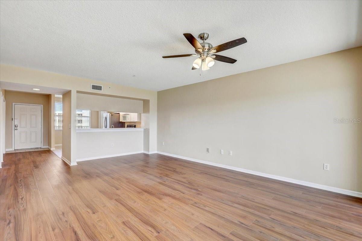 COUNTRY CLUB CONDO AT EAST BAY - Residential