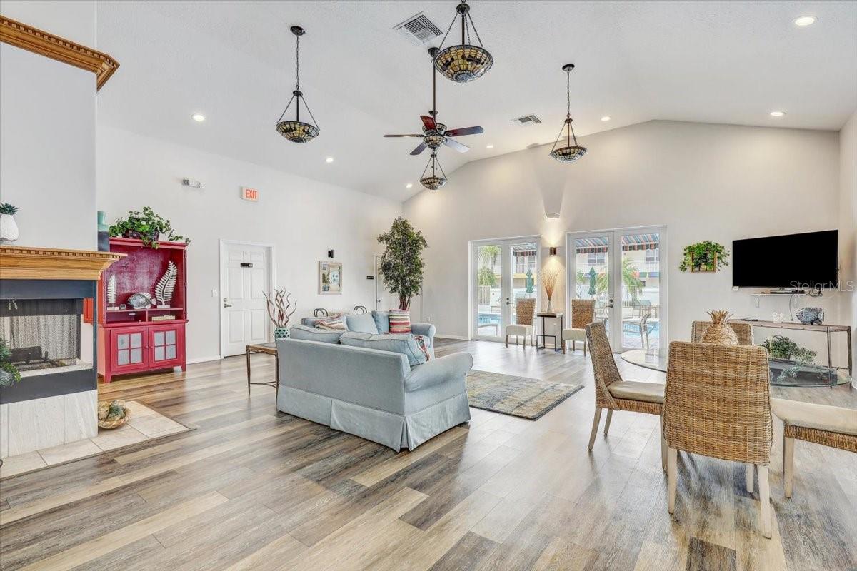 COUNTRY CLUB CONDO AT EAST BAY - Residential