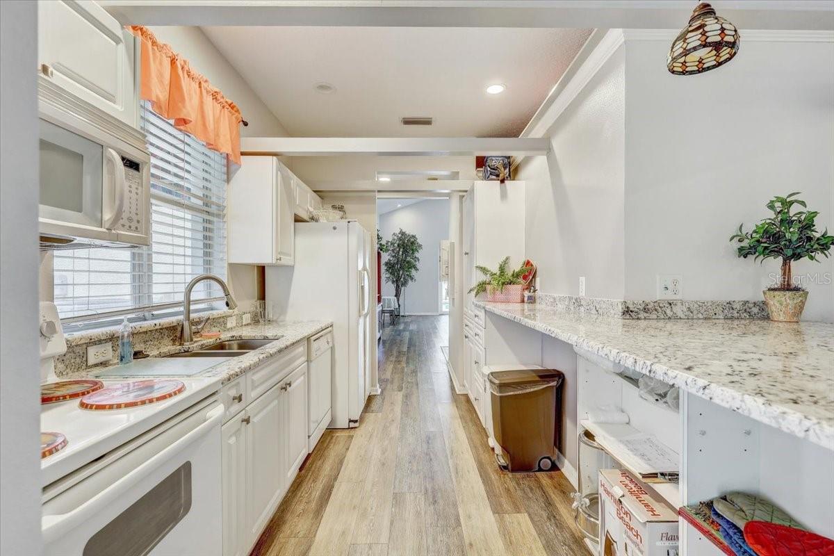 COUNTRY CLUB CONDO AT EAST BAY - Residential