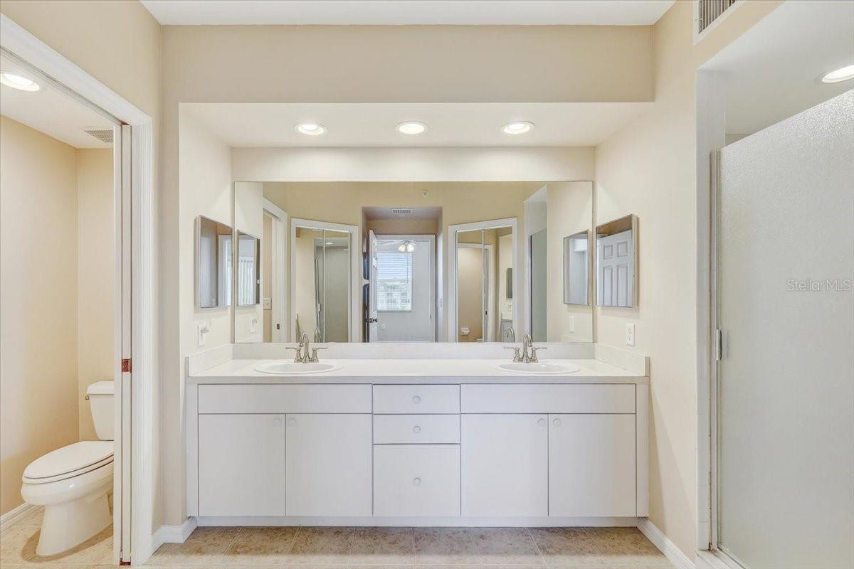 COUNTRY CLUB CONDO AT EAST BAY - Residential