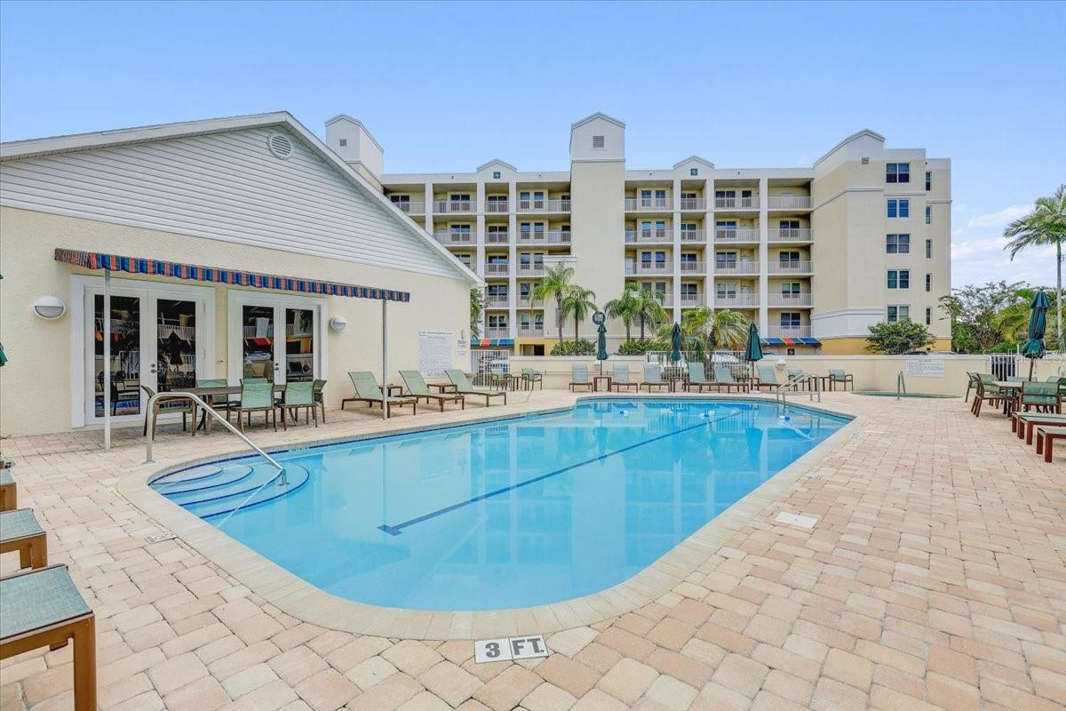 COUNTRY CLUB CONDO AT EAST BAY - Residential