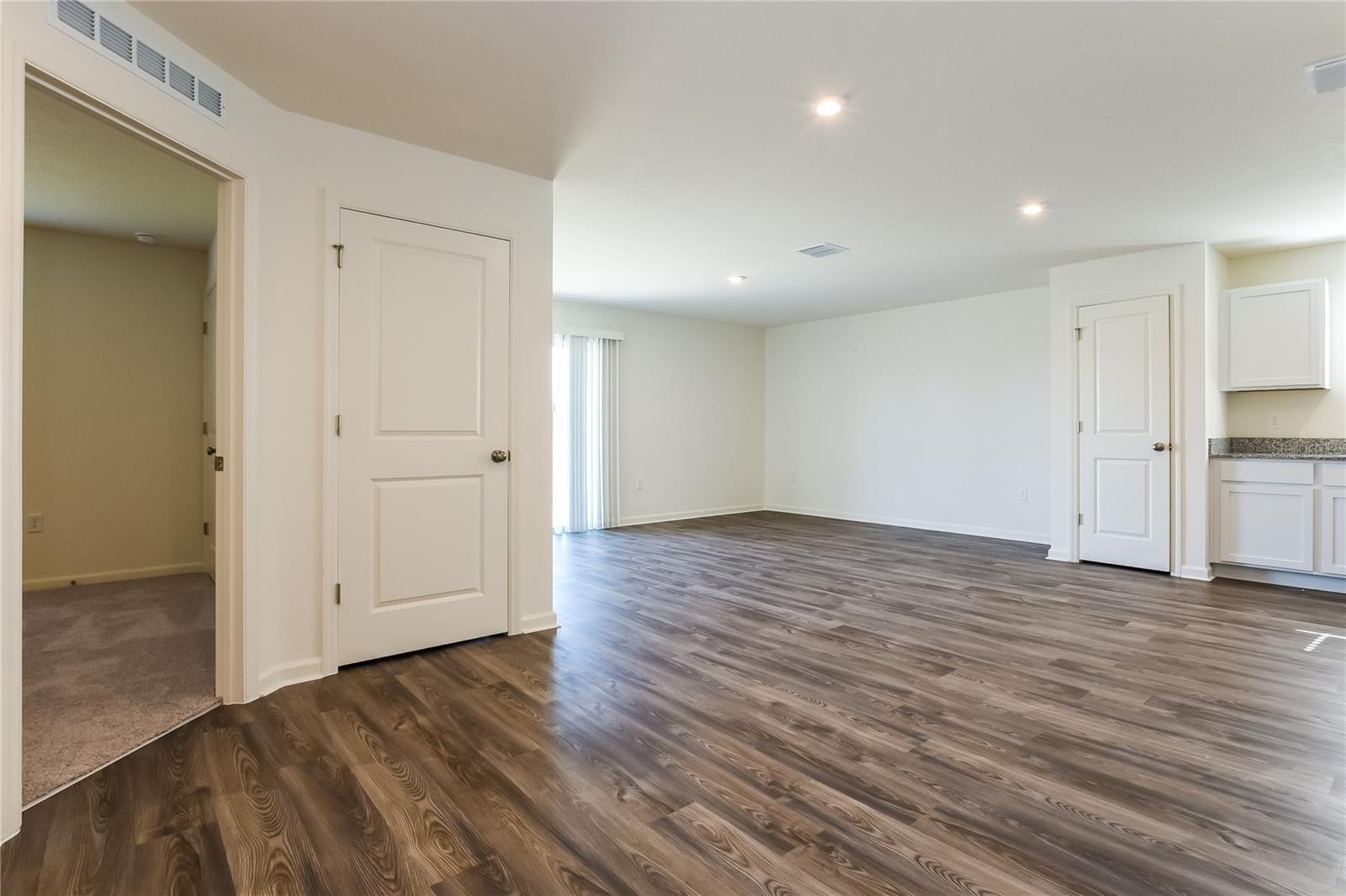 SUMTER VILLAS PH 4 - Residential Lease