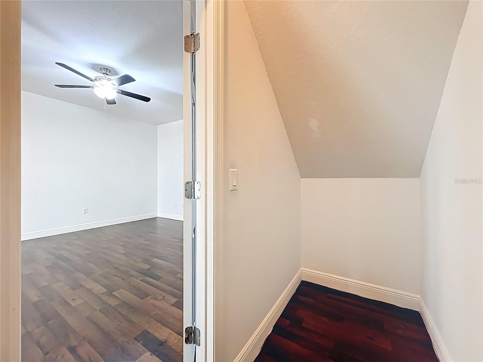 TUSCANY PLACE TWNHMS - Residential