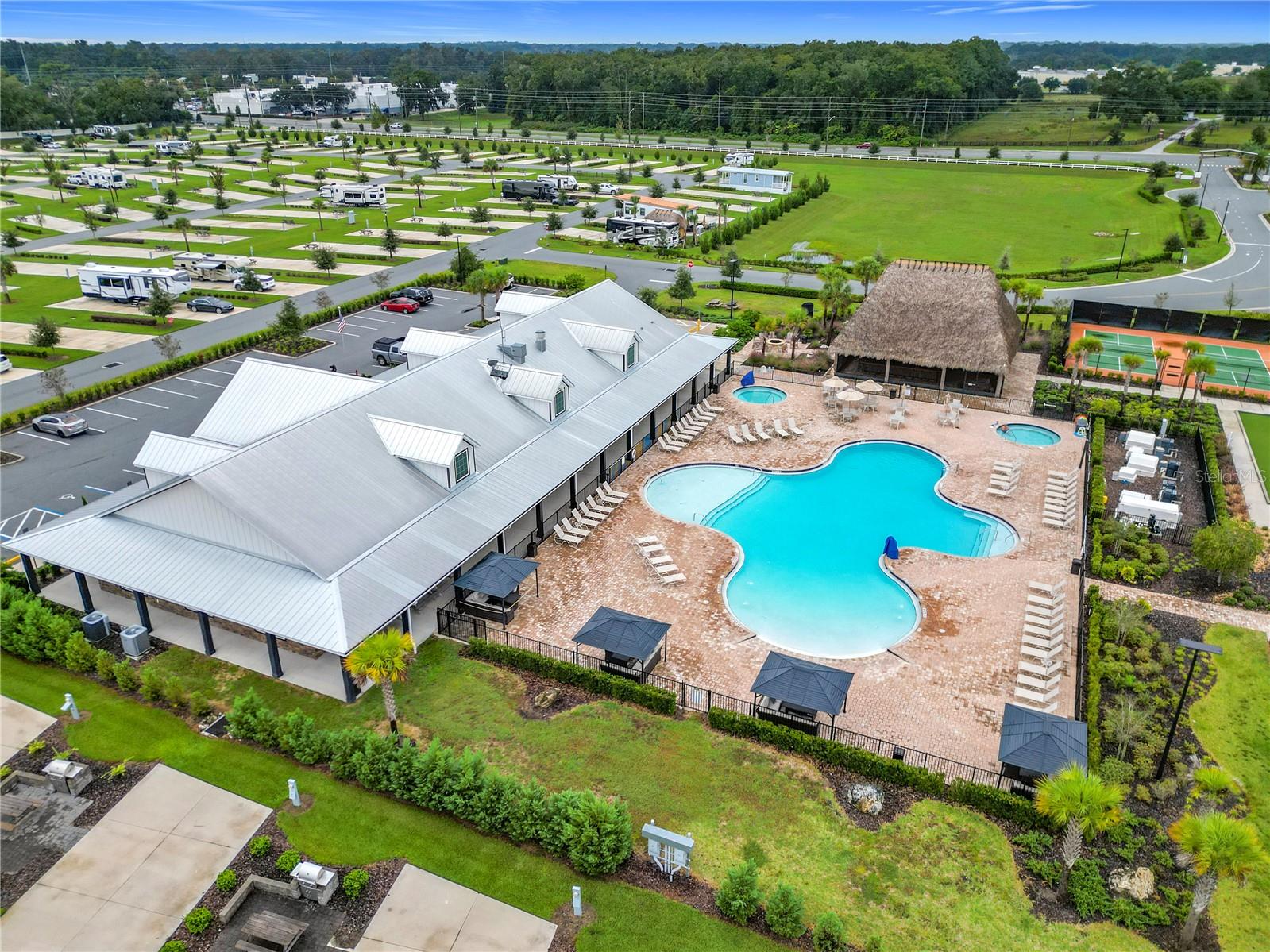 CHAMPIONS RUN OCALA LUXURY RV RESORT - Land