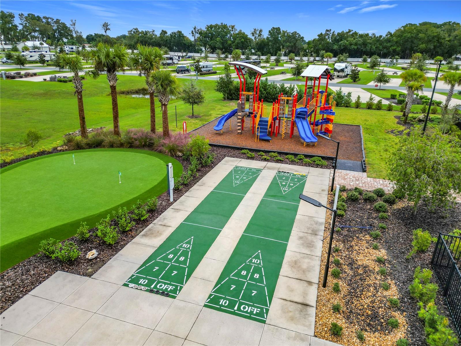 CHAMPIONS RUN OCALA LUXURY RV RESORT - Land