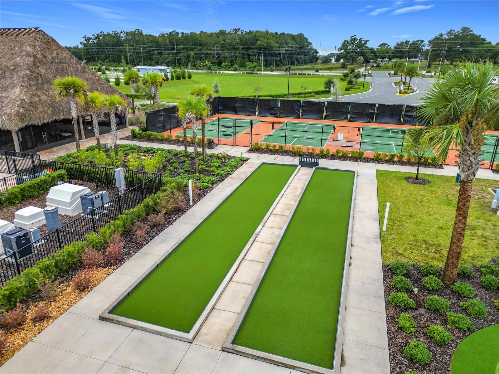 CHAMPIONS RUN OCALA LUXURY RV RESORT - Land