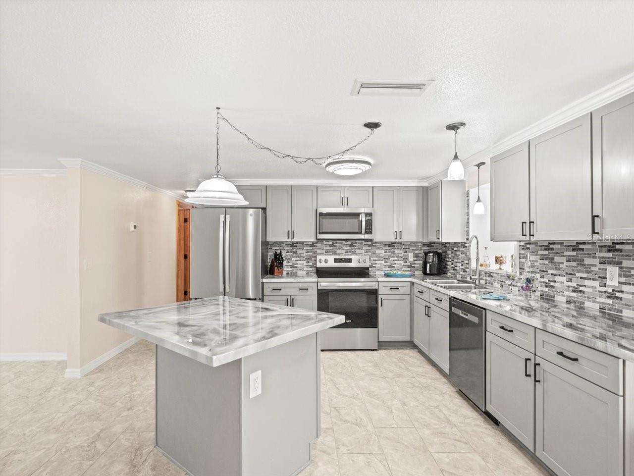 HERNANDO BEACH - Residential