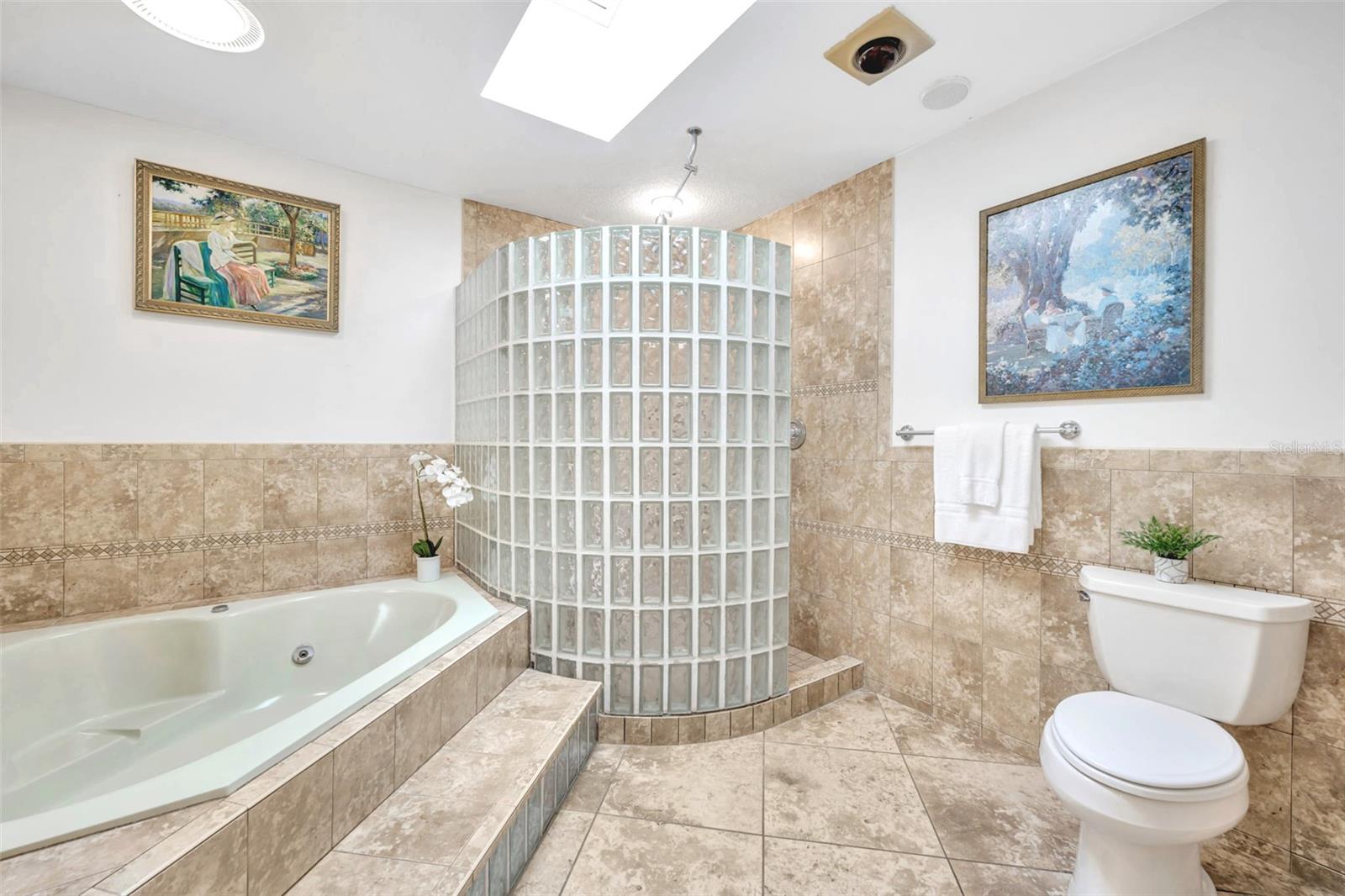 COMSTOCK PARK - Residential