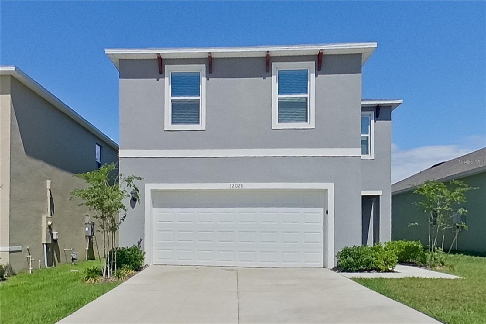 Welcome to Lake Griffin Reserve! This brand new single-family home in Leesburg offers 4 beds, 2.5 baths, a modern open floor plan, primary suite, granite countertops, fenced-in backyard, and two-car garage. A monthly $115 amenity fee includes lawncare. The neighborhood is located just 6 minutes from downtown Leesburg restaurants and 15 minutes from Lake Griffin State Park. Kairos Living is cat and dog friendly and is happy to provide long-term leases and 24/7 Emergency Maintenance! Please see last photo in reel for all applicable DISCLAIMERS. Visit our Kairos Living website to tour this home on your schedule with our "Self Tour" feature and apply today!
Please Note: The advertised rent amount covers the base rent only. Additional monthly charges include a $115.00 Amenity Fee (Smart Home and Lawn Care) and a $9.99 Utility Management Fee. Other charges, such as pet rent, may apply depending on your specific needs.