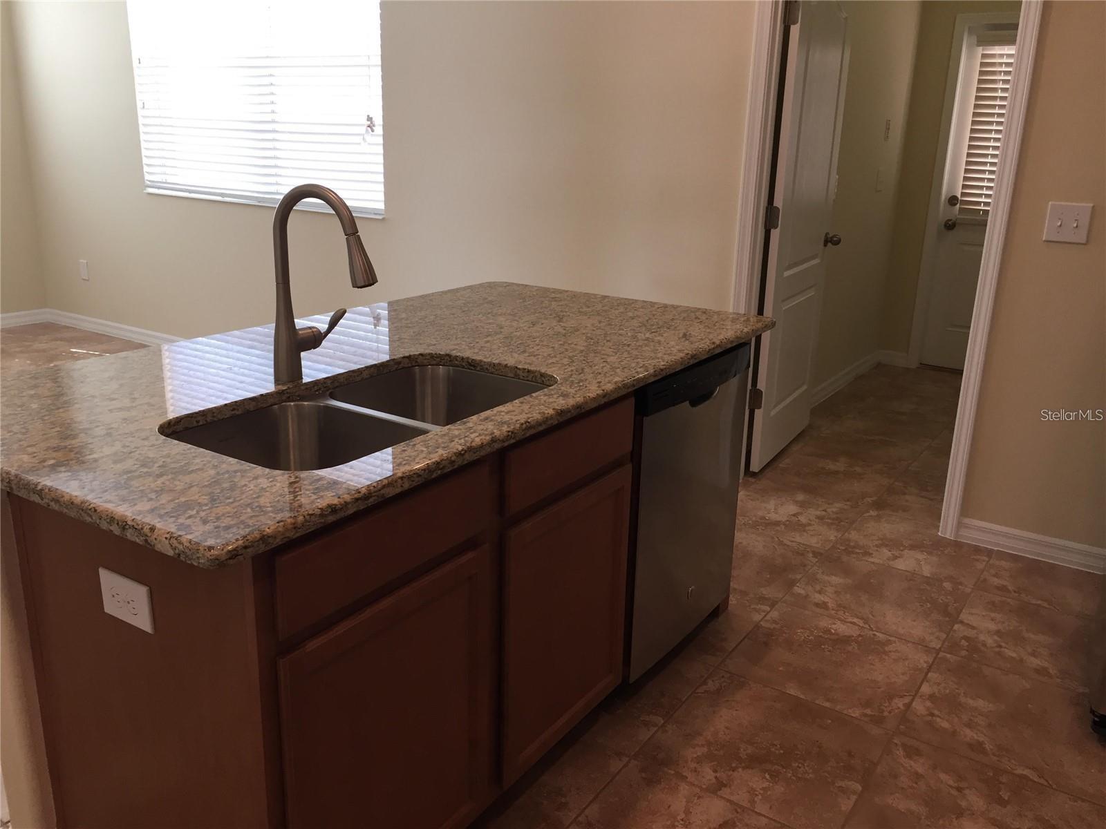 SIGNATURE LAKES PH 3B-6 - Residential