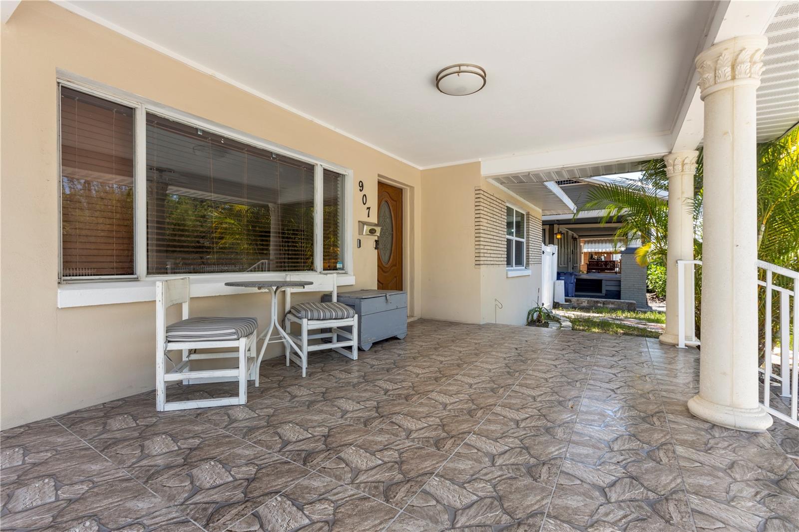 SUBURB ROYAL - Residential