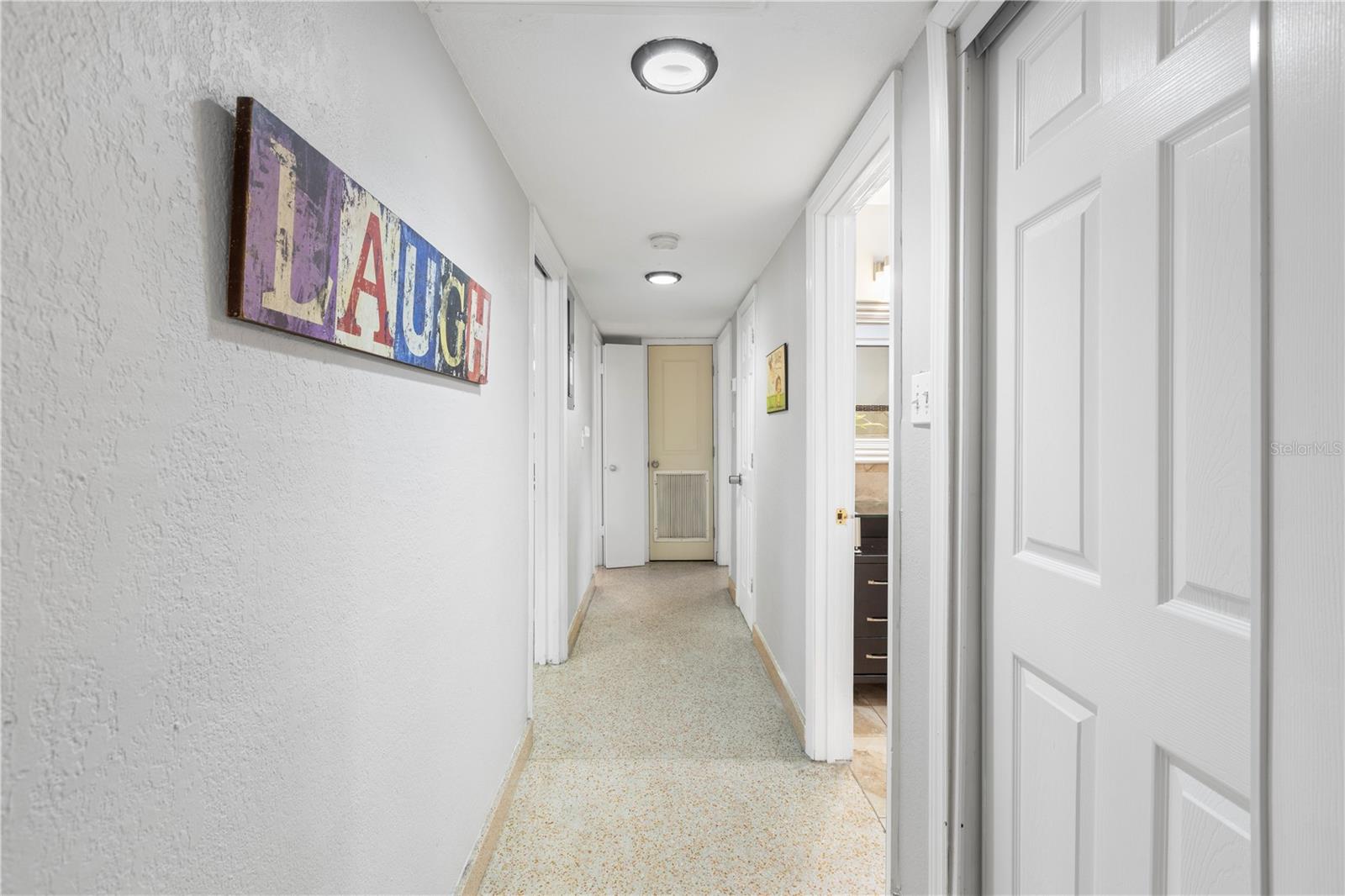 SUBURB ROYAL - Residential