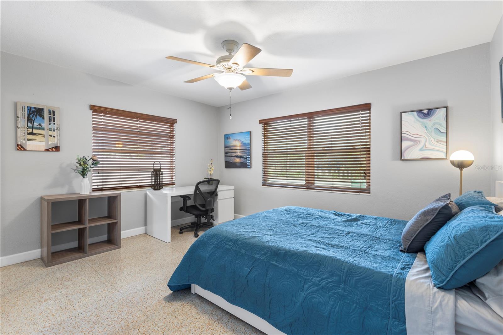 SUBURB ROYAL - Residential