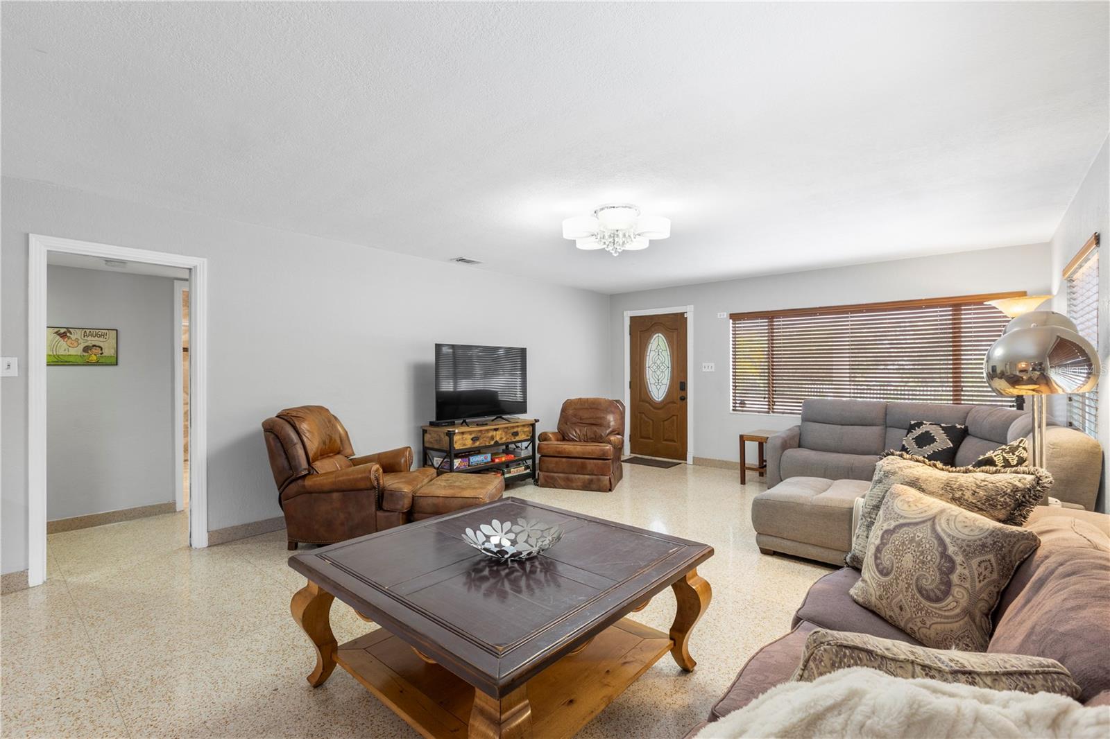 SUBURB ROYAL - Residential