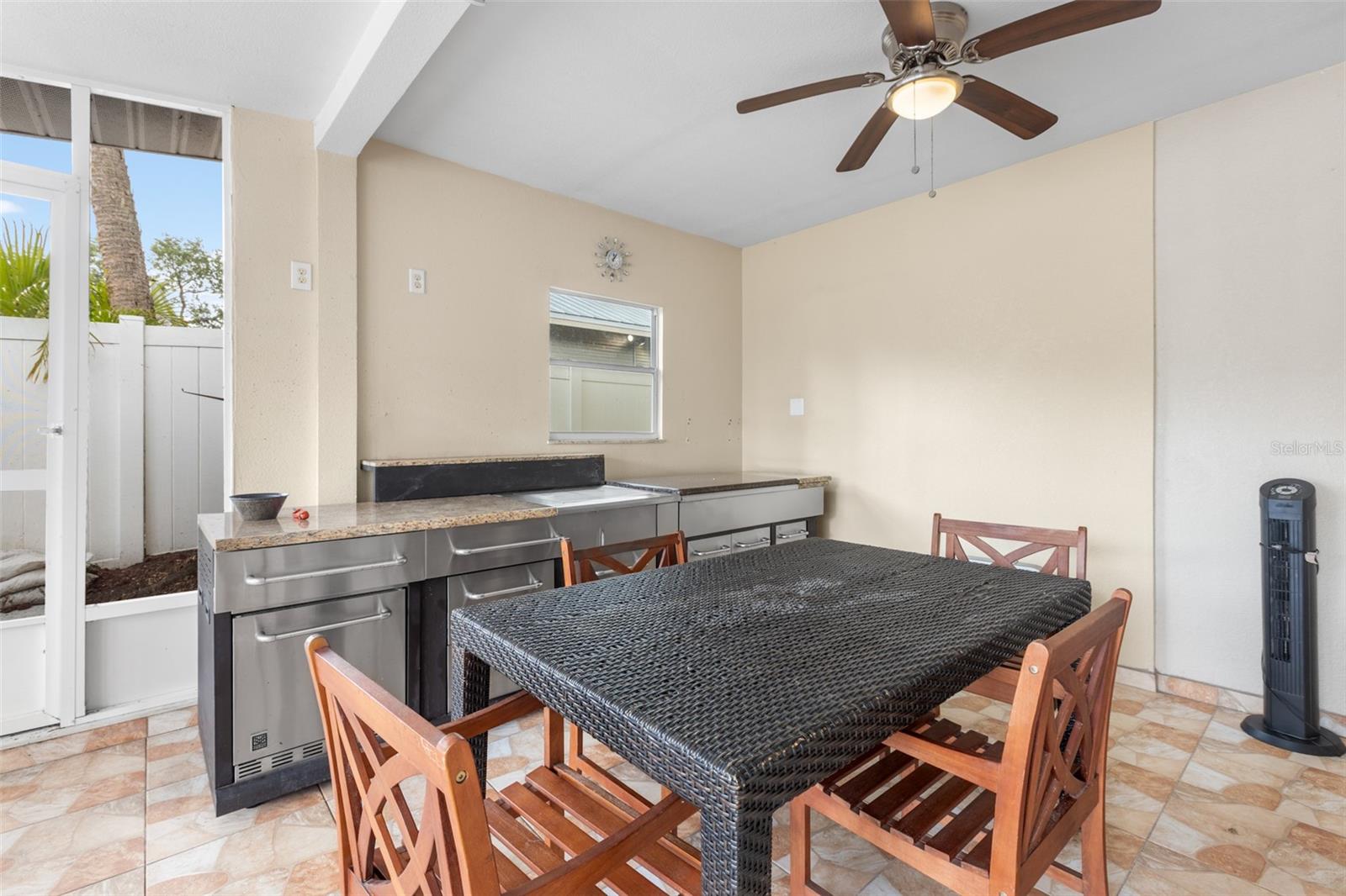 SUBURB ROYAL - Residential