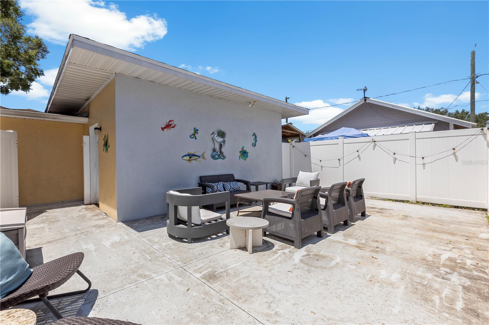 SUBURB ROYAL - Residential