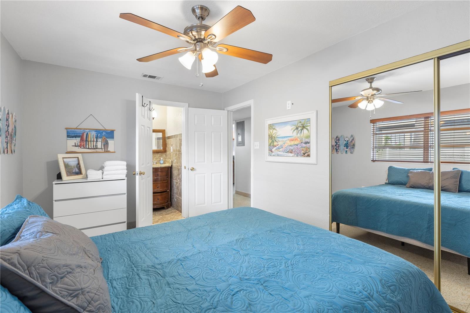 SUBURB ROYAL - Residential