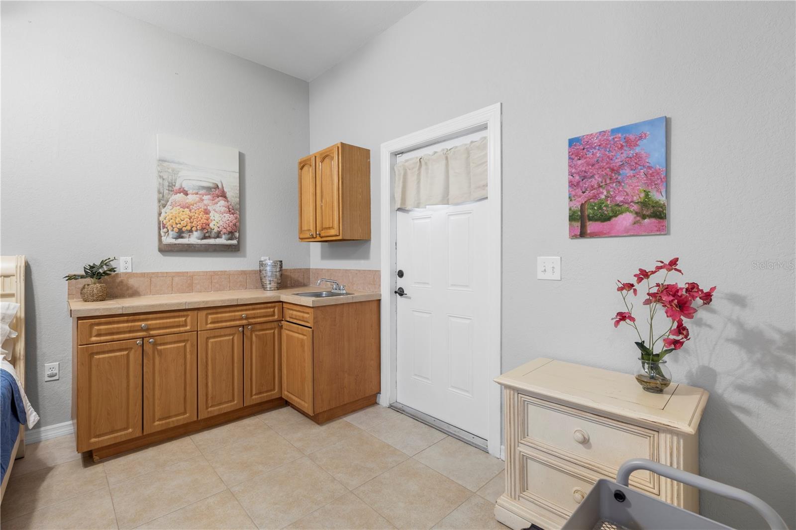 SUBURB ROYAL - Residential