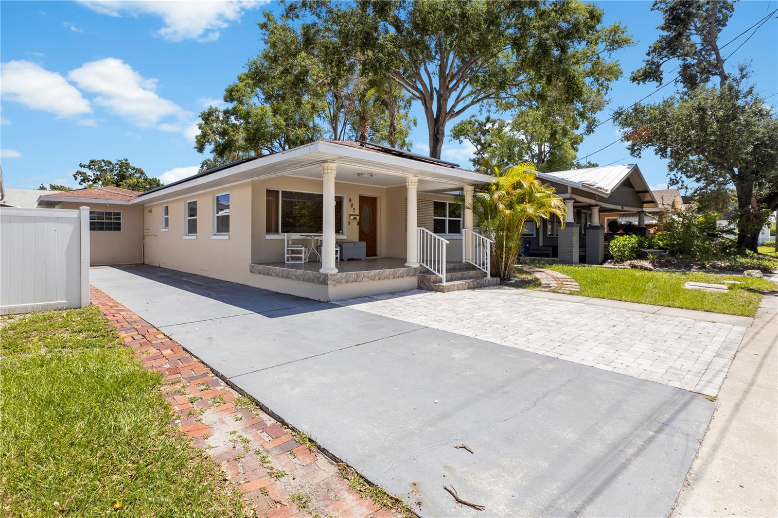 SUBURB ROYAL - Residential