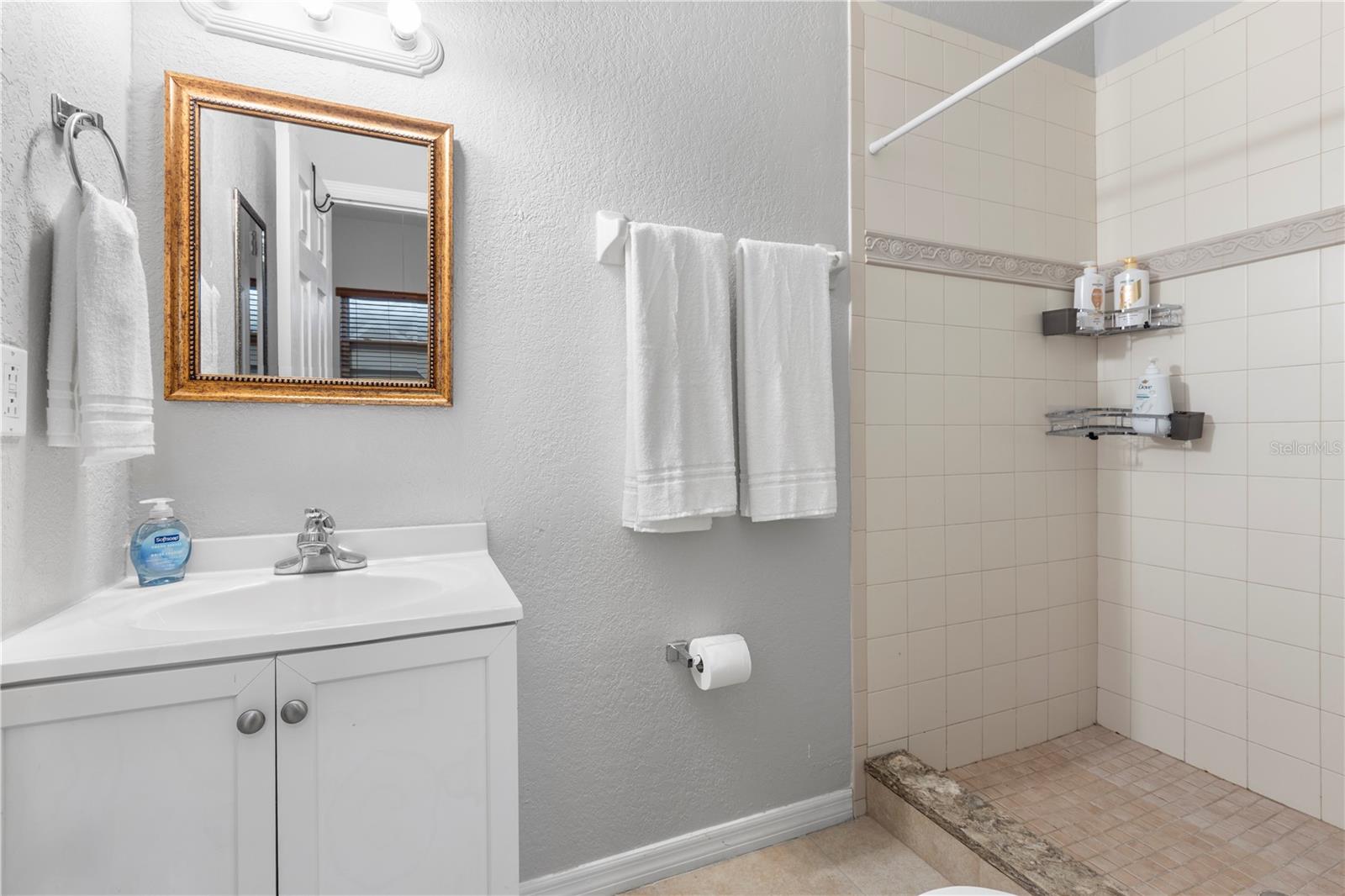 SUBURB ROYAL - Residential