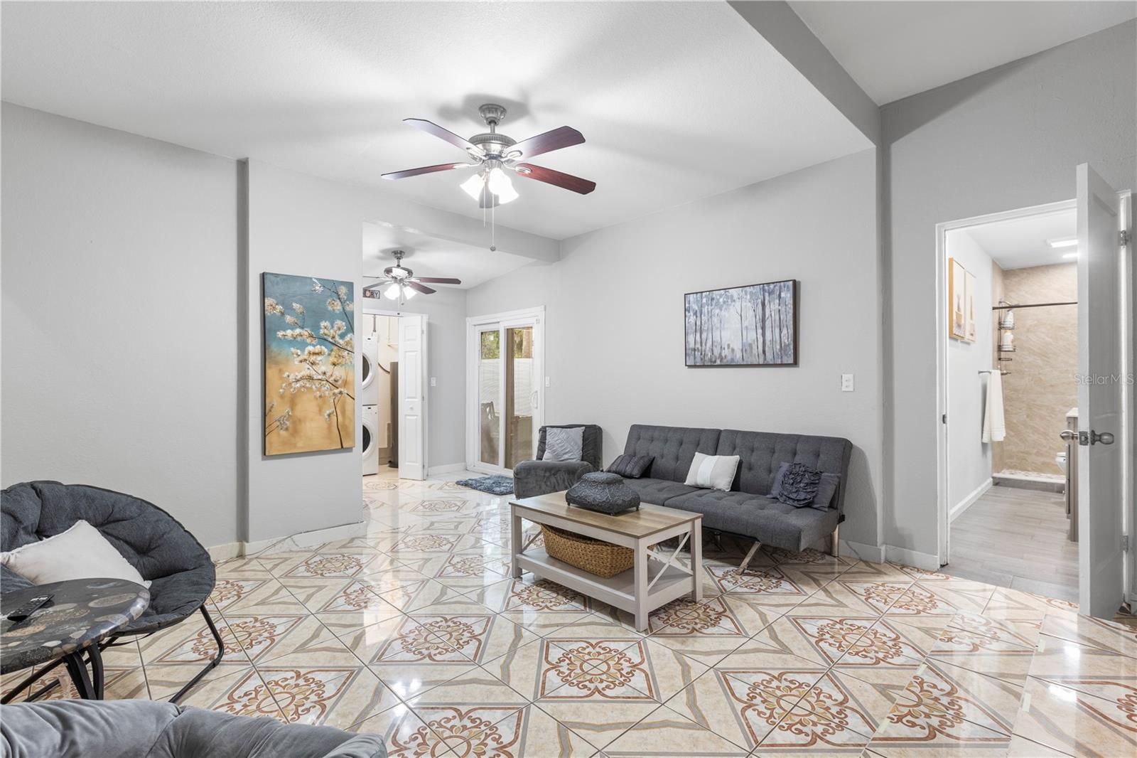 SUBURB ROYAL - Residential