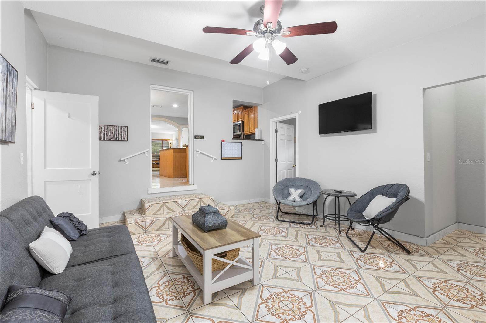 SUBURB ROYAL - Residential