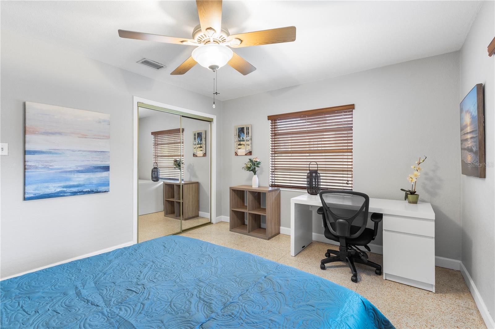 SUBURB ROYAL - Residential