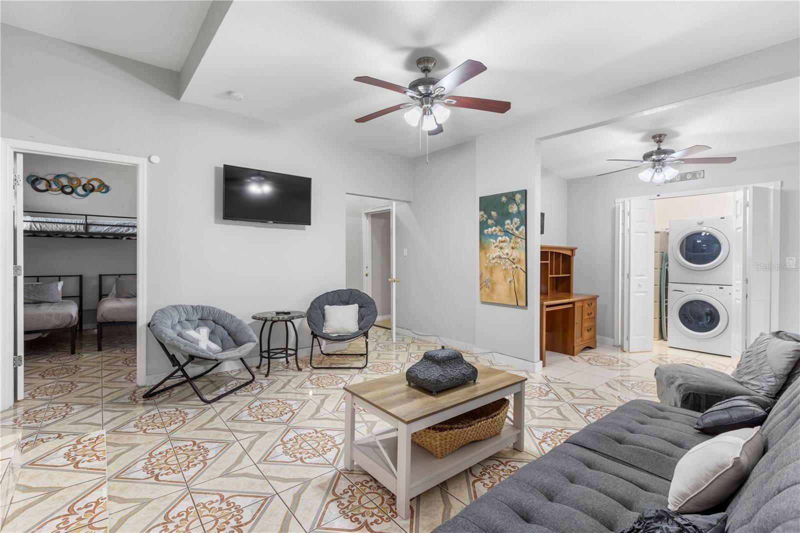 SUBURB ROYAL - Residential