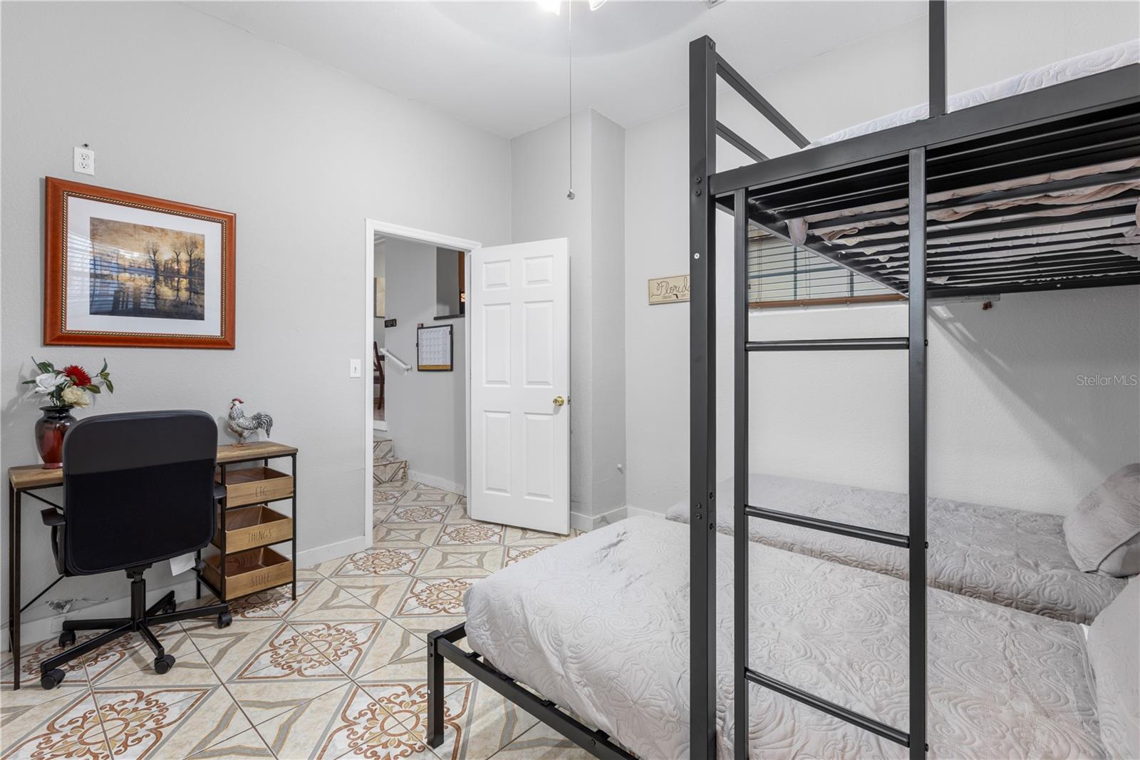 SUBURB ROYAL - Residential