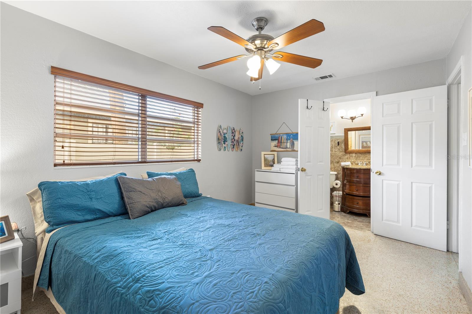 SUBURB ROYAL - Residential