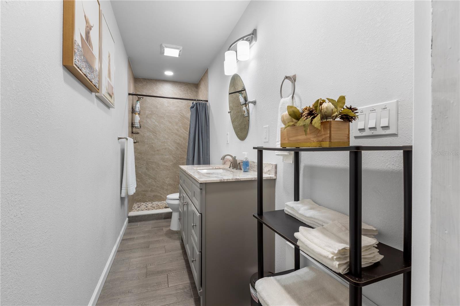 SUBURB ROYAL - Residential