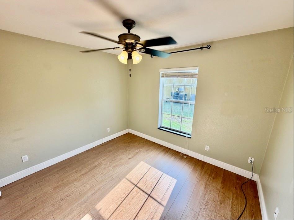 COUNTRY SQUARE - Residential Lease