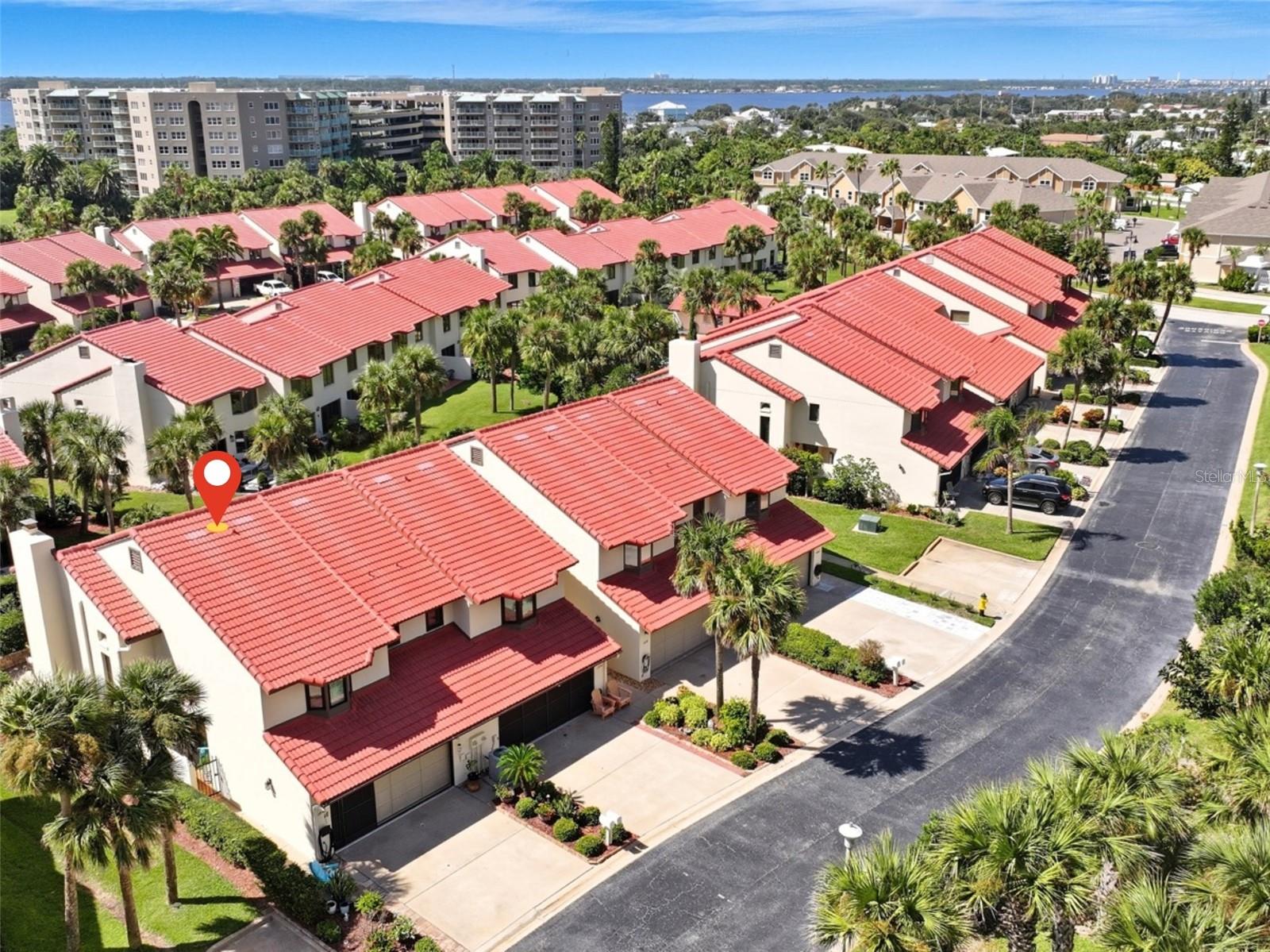 TOWN HOMES/OCEANS UN 02 - Residential