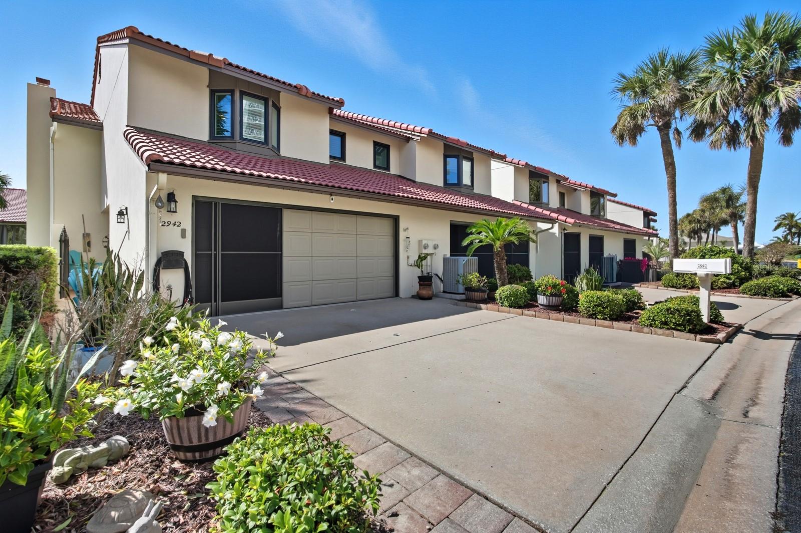 TOWN HOMES/OCEANS UN 02 - Residential