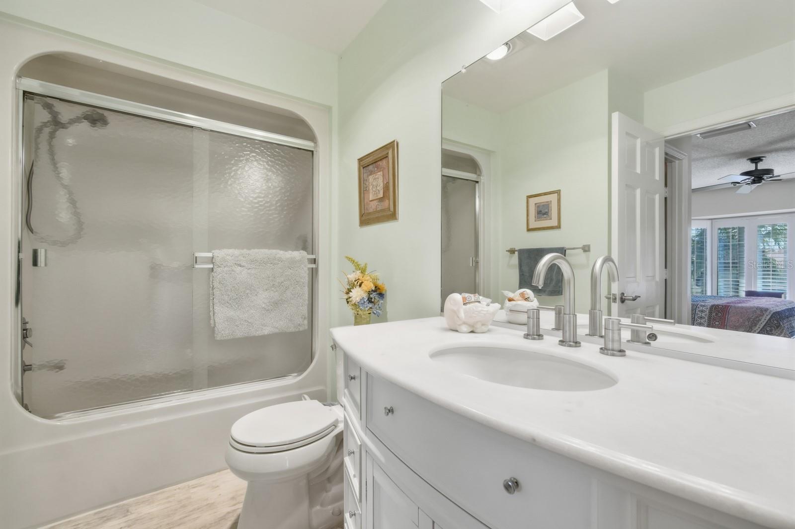 TOWN HOMES/OCEANS UN 02 - Residential