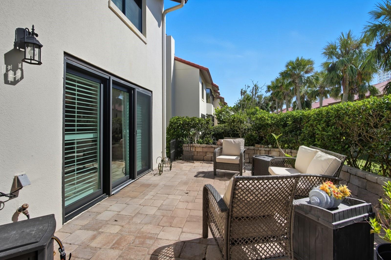 TOWN HOMES/OCEANS UN 02 - Residential