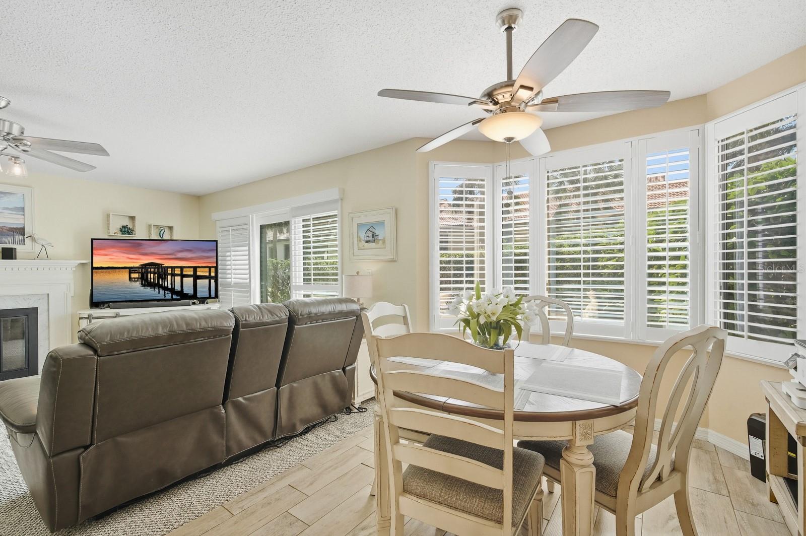 TOWN HOMES/OCEANS UN 02 - Residential