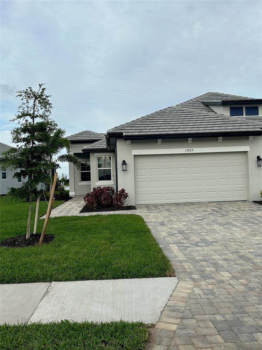 Photo 1 of 30 — 17929 CHERISHED LOOP, LAKEWOOD RANCH, FL 34211
